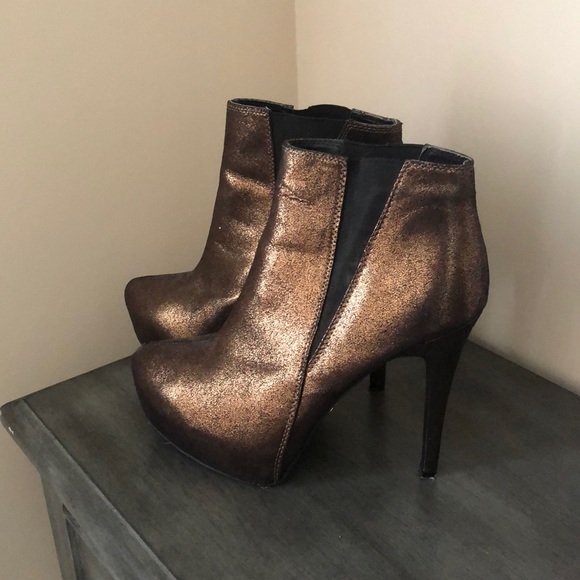 Rockstar Metallic Bootie Blush